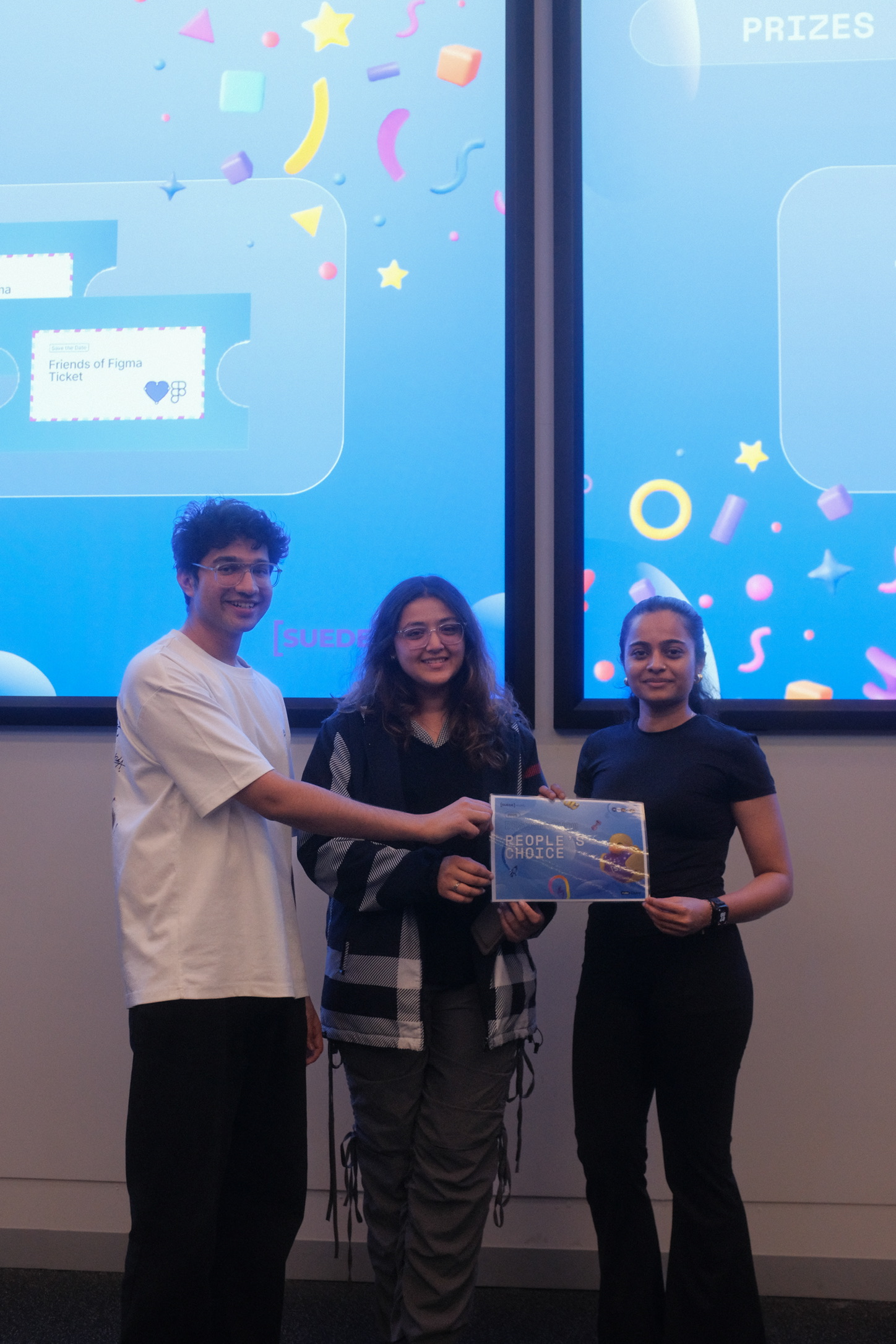 Algo team receiving the People's Choice Award at the SUEDE Designathon